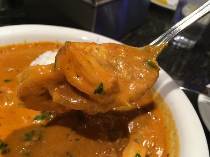 中には大きなエビ、ロブスターがごろごろ