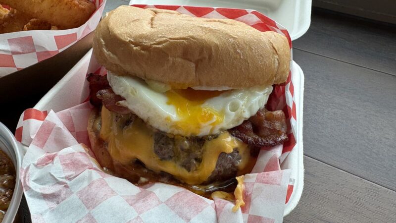 ベーコンエッグバーガー